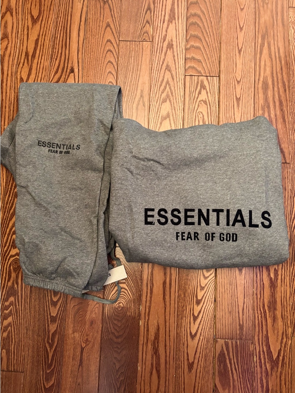 Essentials Fear of God Gray Sweatsuit | Medium